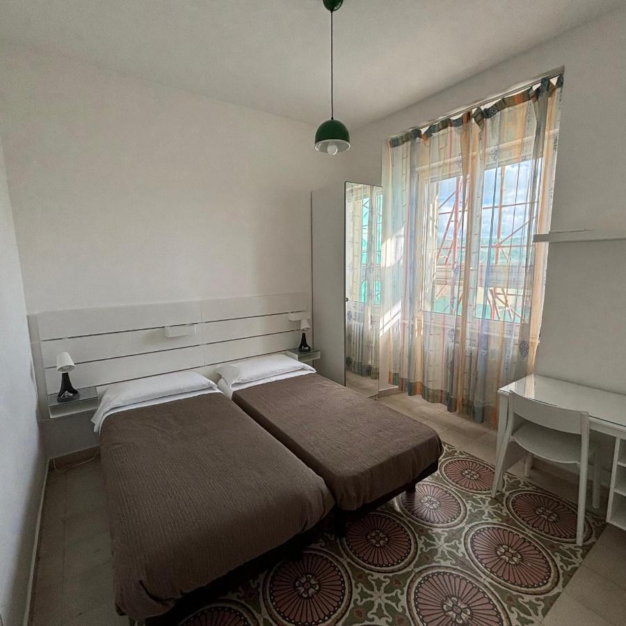 ESSENTIAL HOUSE in Centro Città con Parcheggio Privato e WIFI Potenza Extérieur photo