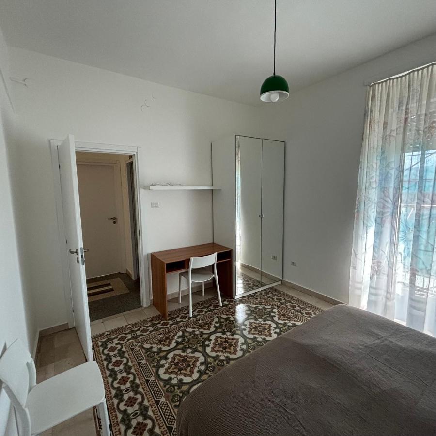 ESSENTIAL HOUSE in Centro Città con Parcheggio Privato e WIFI Potenza Extérieur photo