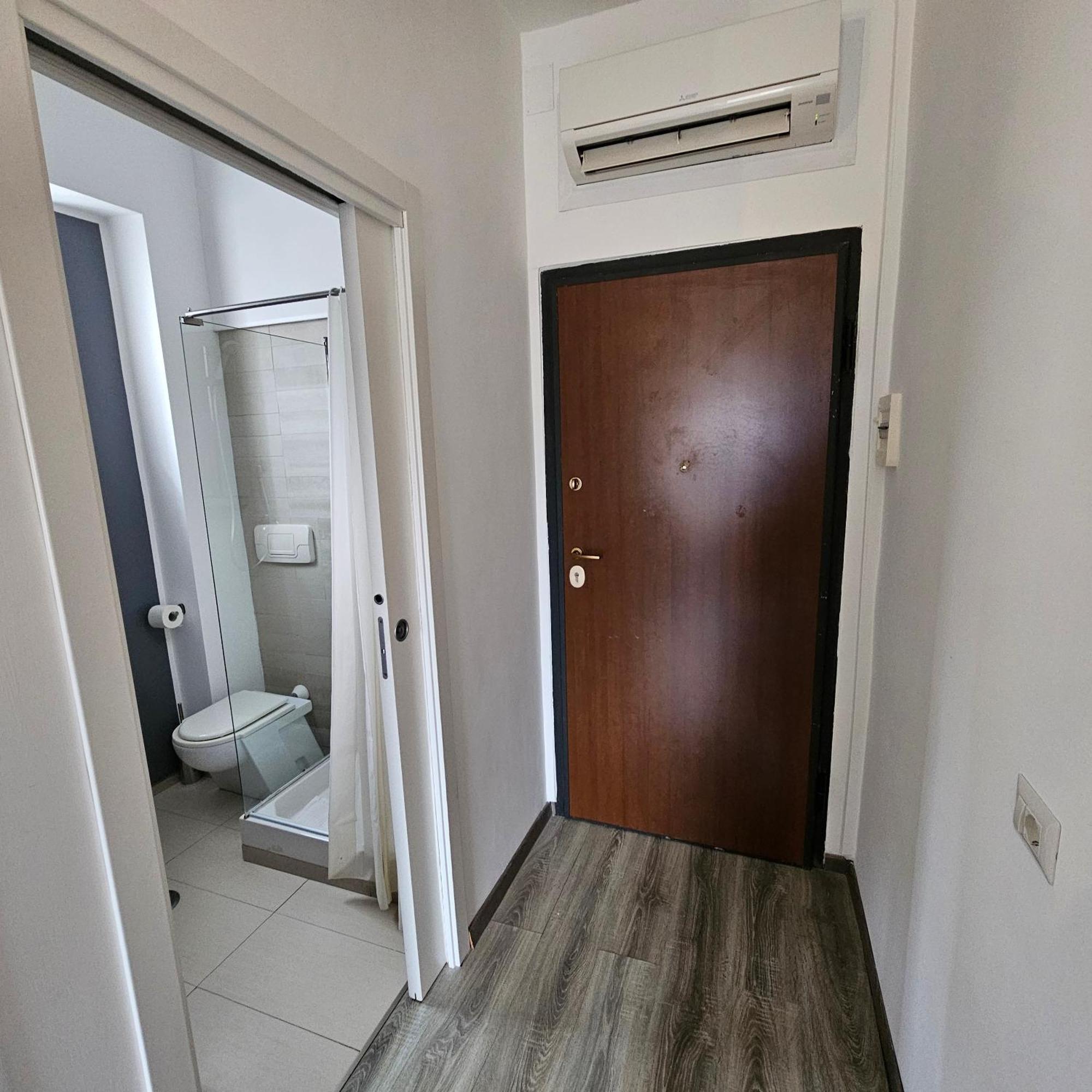 ESSENTIAL HOUSE in Centro Città con Parcheggio Privato e WIFI Potenza Extérieur photo