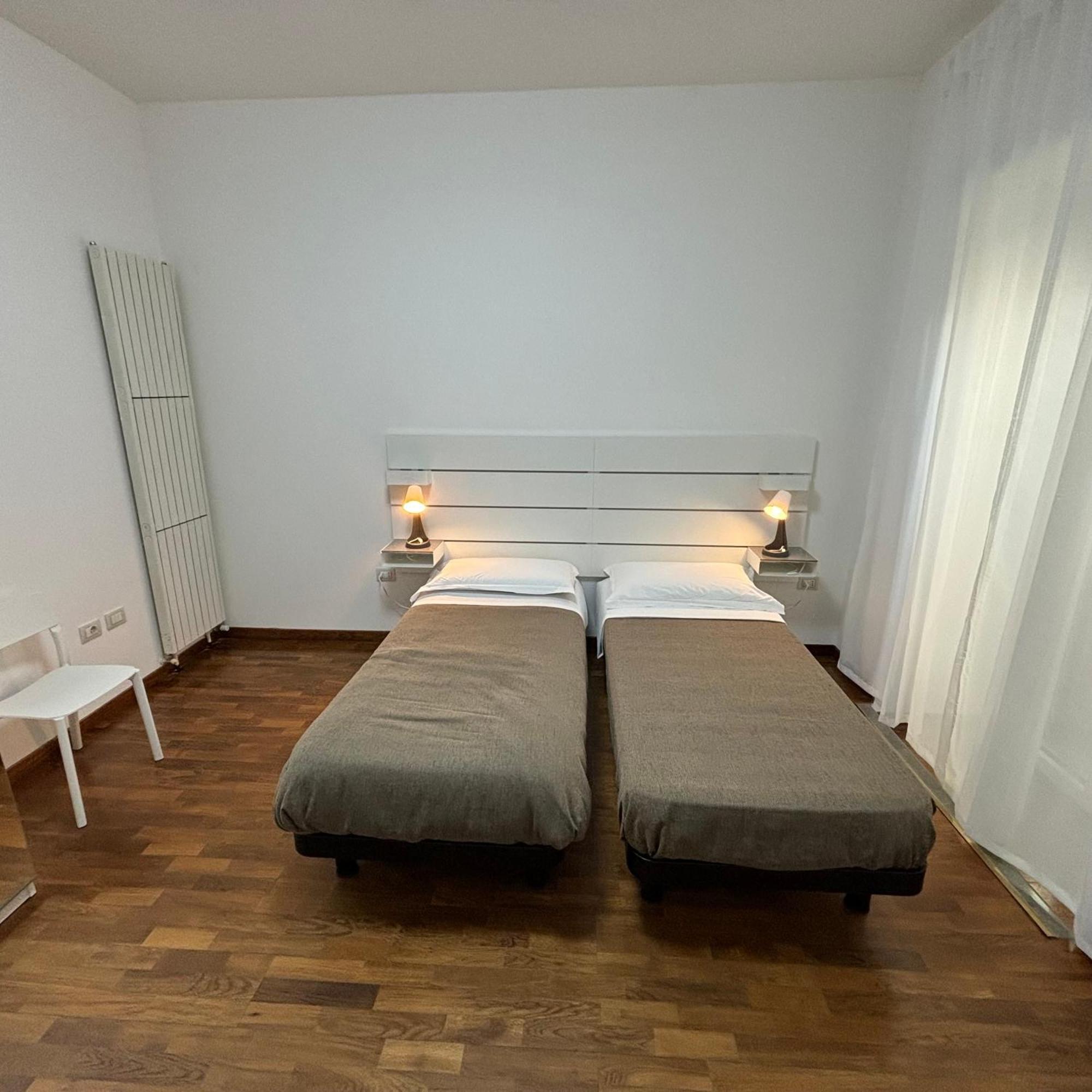 ESSENTIAL HOUSE in Centro Città con Parcheggio Privato e WIFI Potenza Extérieur photo