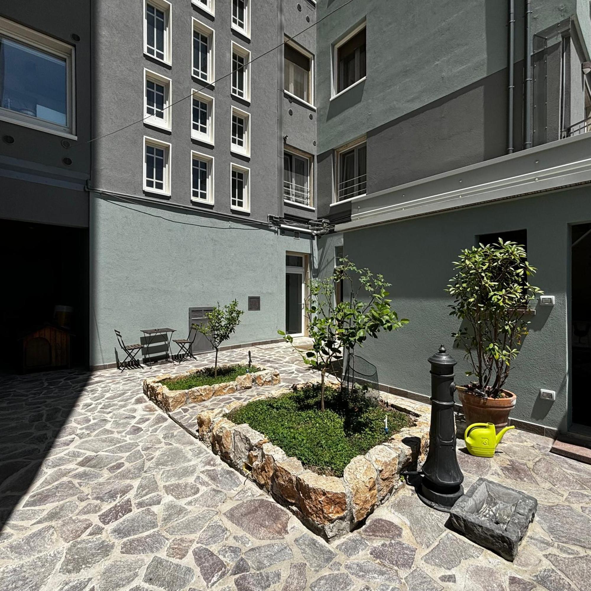 ESSENTIAL HOUSE in Centro Città con Parcheggio Privato e WIFI Potenza Extérieur photo