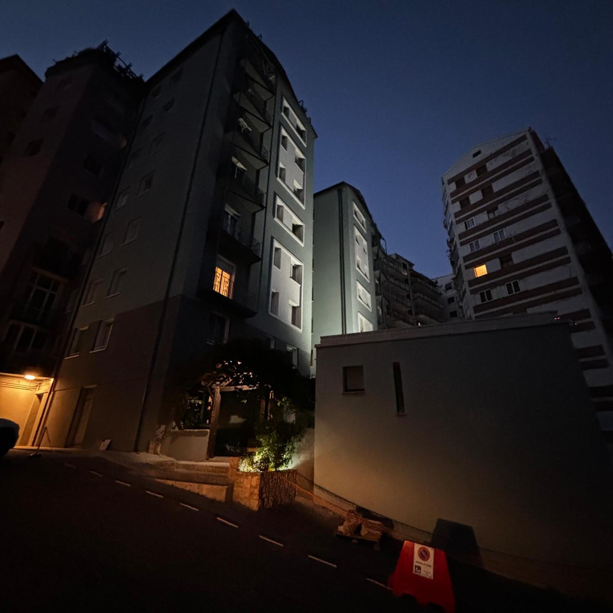 ESSENTIAL HOUSE in Centro Città con Parcheggio Privato e WIFI Potenza Extérieur photo